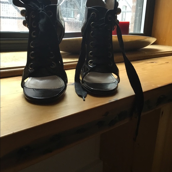 YSL shoes- vintage, never worn - Picture 4 of 8